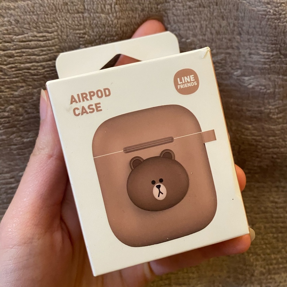 Brown (line friends) airpod case